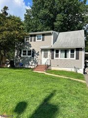 113 Vine St, Roselle Boro, NJ 07203