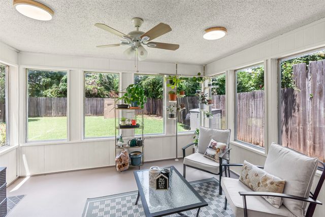 435 Harrison Lane, Hurst, TX 76053