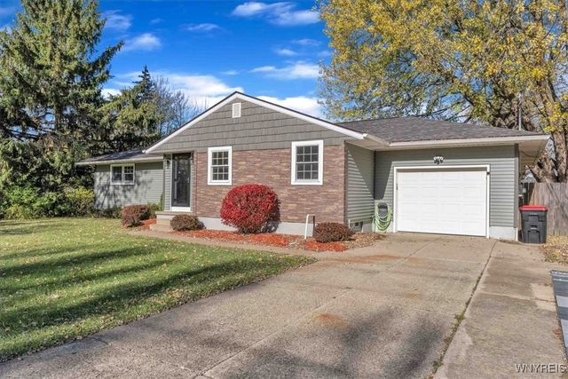 5252 William Street, Lancaster, NY 14086