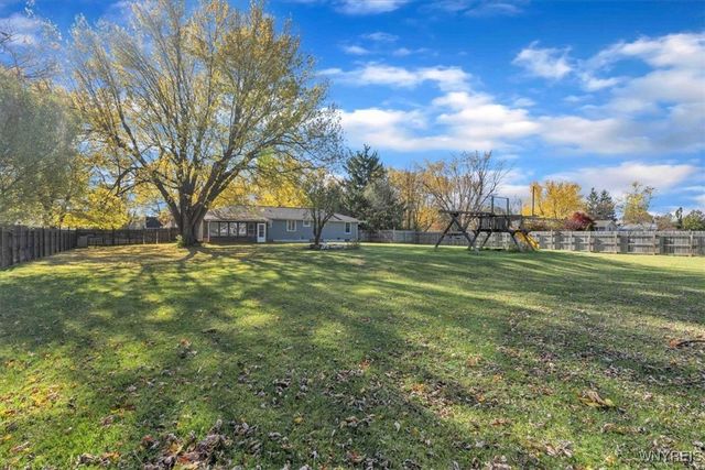 5252 William Street, Lancaster, NY 14086