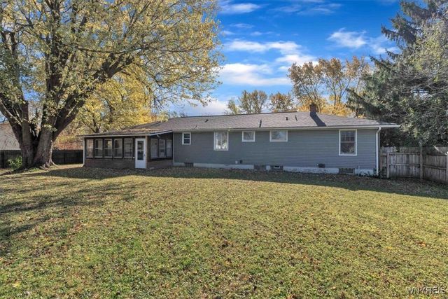 5252 William Street, Lancaster, NY 14086