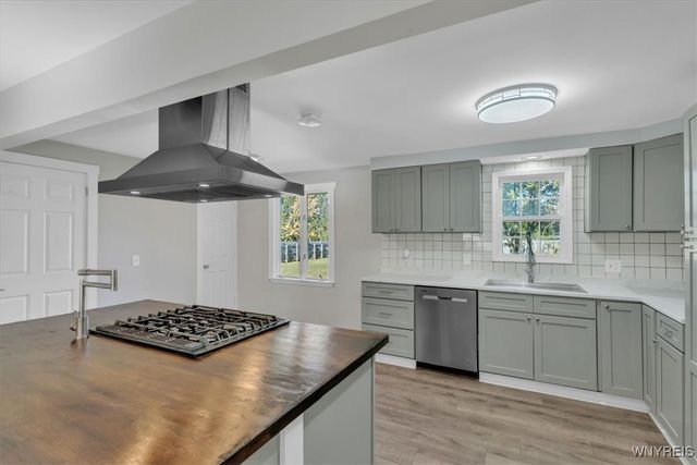 5252 William Street, Lancaster, NY 14086