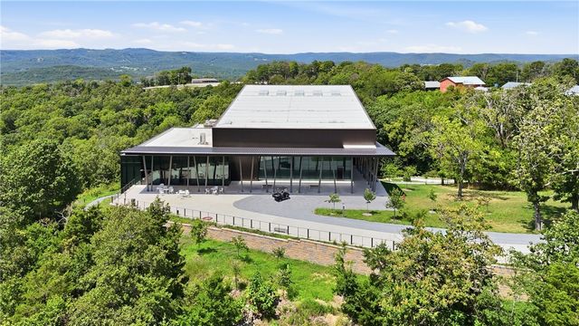 190 Ozark Automotive Road, Eureka Springs, AR 72632