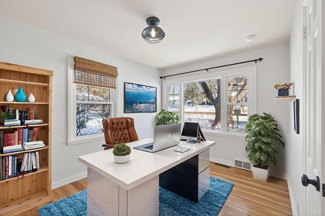 3017 Noble Avenue N, Golden Valley, MN 55422