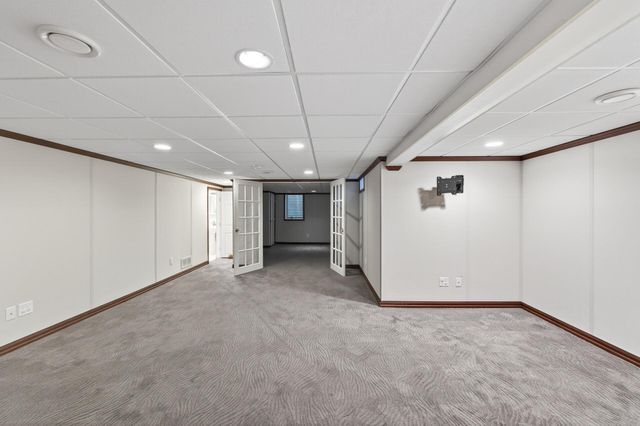 3017 Noble Avenue N, Golden Valley, MN 55422