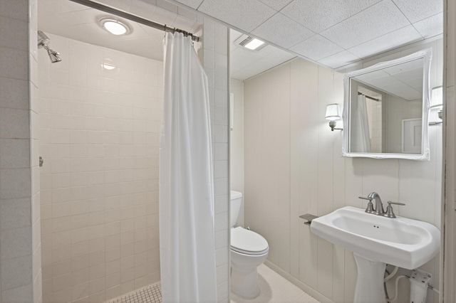 3017 Noble Avenue N, Golden Valley, MN 55422