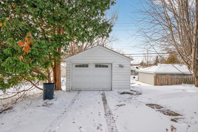 3017 Noble Avenue N, Golden Valley, MN 55422