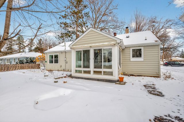 3017 Noble Avenue N, Golden Valley, MN 55422