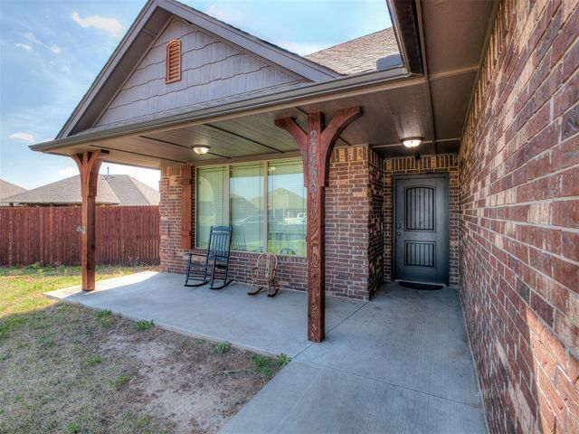 20590 Pioneer Drive, Harrah, OK 73045