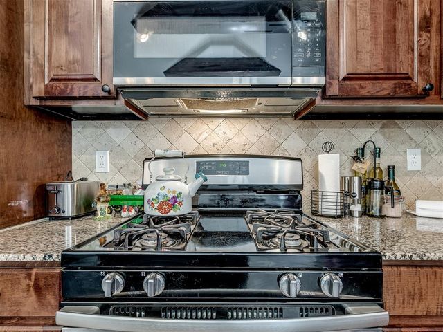 20590 Pioneer Drive, Harrah, OK 73045