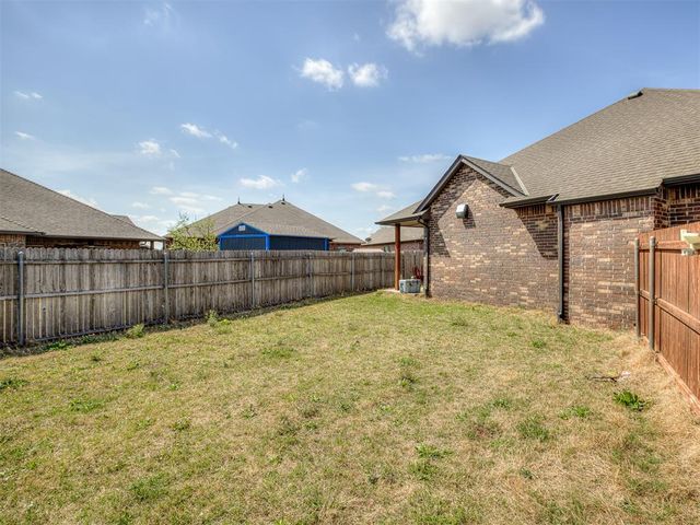 20590 Pioneer Drive, Harrah, OK 73045