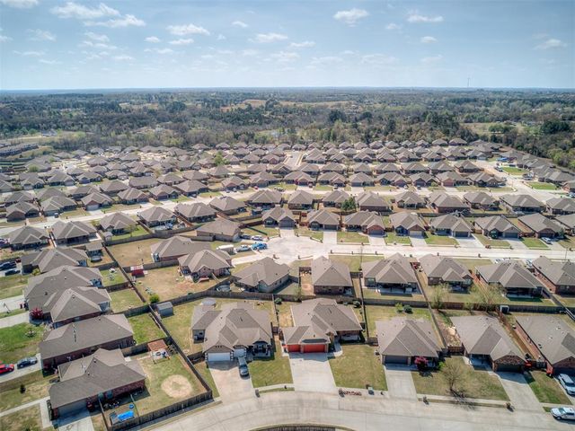 20590 Pioneer Drive, Harrah, OK 73045