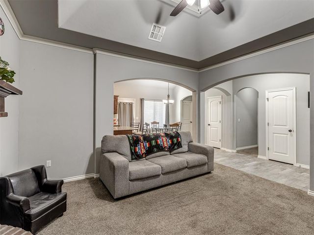 20590 Pioneer Drive, Harrah, OK 73045