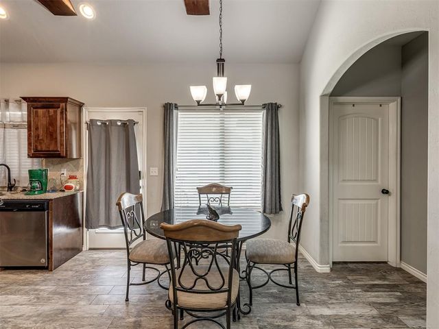 20590 Pioneer Drive, Harrah, OK 73045