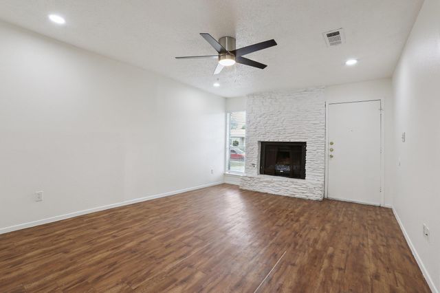 1811 Mearns Meadow BLVD B, Austin, TX 78758