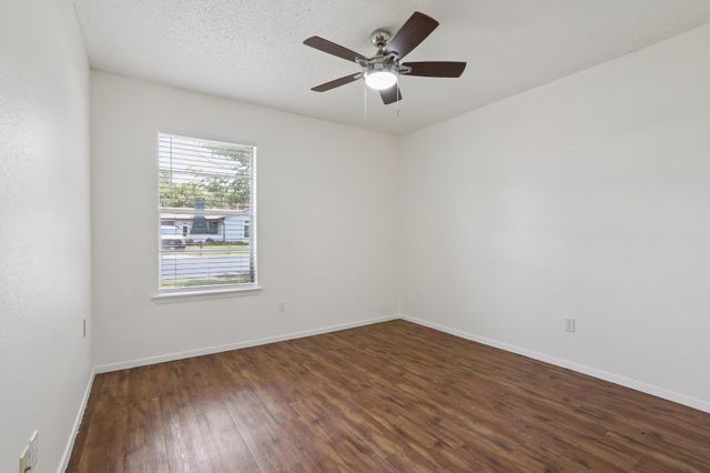 1811 Mearns Meadow BLVD B, Austin, TX 78758