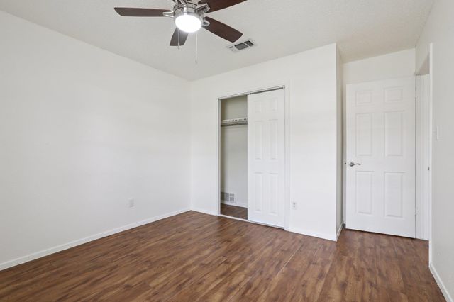 1811 Mearns Meadow BLVD B, Austin, TX 78758