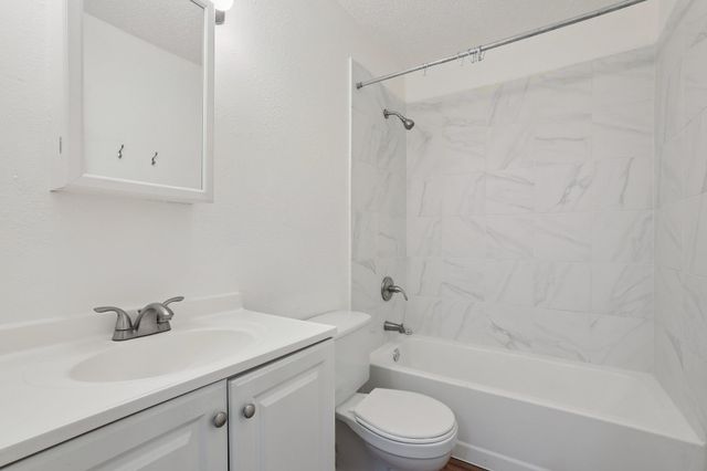 1811 Mearns Meadow BLVD B, Austin, TX 78758