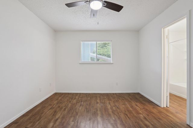 1811 Mearns Meadow BLVD B, Austin, TX 78758