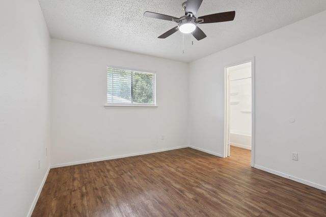1811 Mearns Meadow BLVD B, Austin, TX 78758