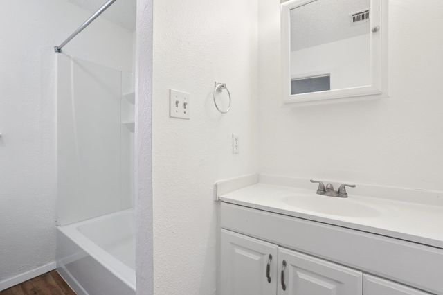 1811 Mearns Meadow BLVD B, Austin, TX 78758
