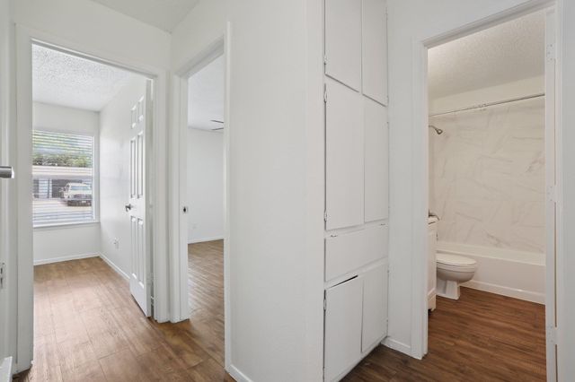 1811 Mearns Meadow BLVD B, Austin, TX 78758