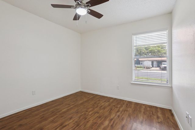 1811 Mearns Meadow BLVD B, Austin, TX 78758