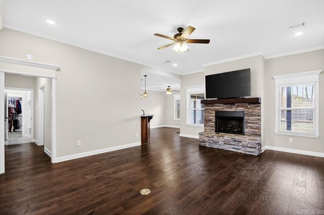 1009 Oak Forest Circle, Sherwood, AR 72120