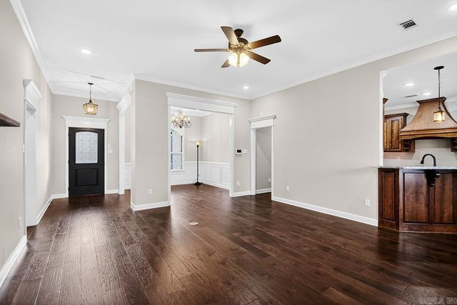 1009 Oak Forest Circle, Sherwood, AR 72120