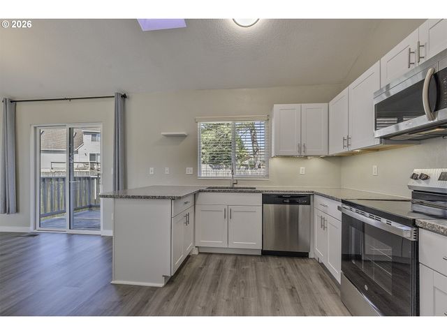 17807 Nw CAMBRAY St, Beaverton, OR 97006