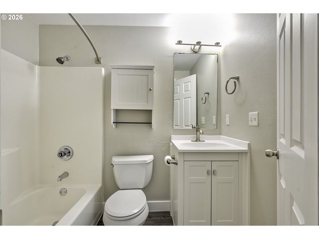 17807 Nw CAMBRAY St, Beaverton, OR 97006