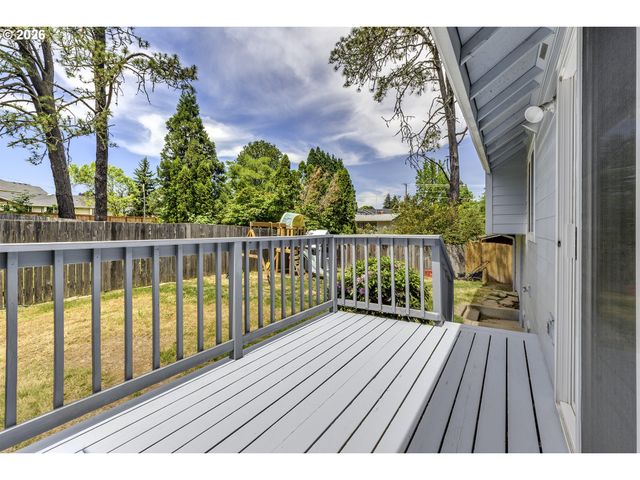 17807 Nw CAMBRAY St, Beaverton, OR 97006