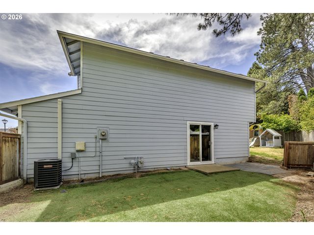 17807 Nw CAMBRAY St, Beaverton, OR 97006