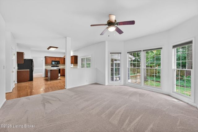 10504 Edgewater Rd, Louisville, KY 40223