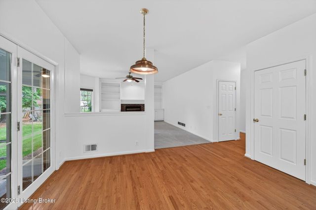 10504 Edgewater Rd, Louisville, KY 40223