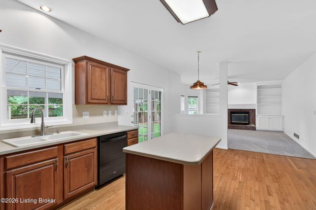 10504 Edgewater Rd, Louisville, KY 40223