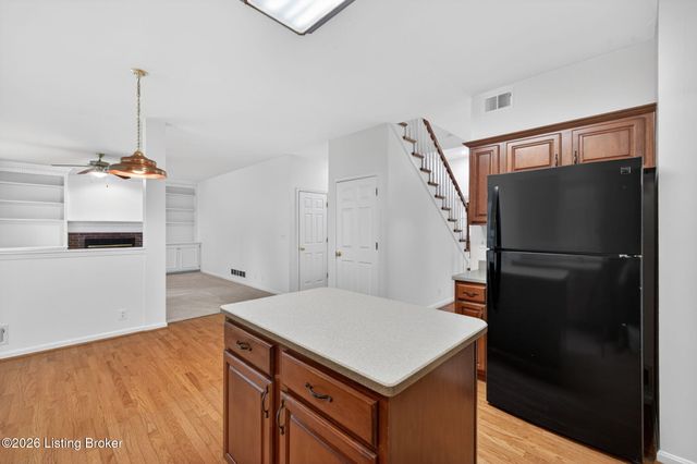10504 Edgewater Rd, Louisville, KY 40223