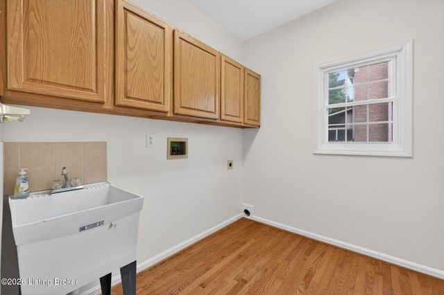 10504 Edgewater Rd, Louisville, KY 40223