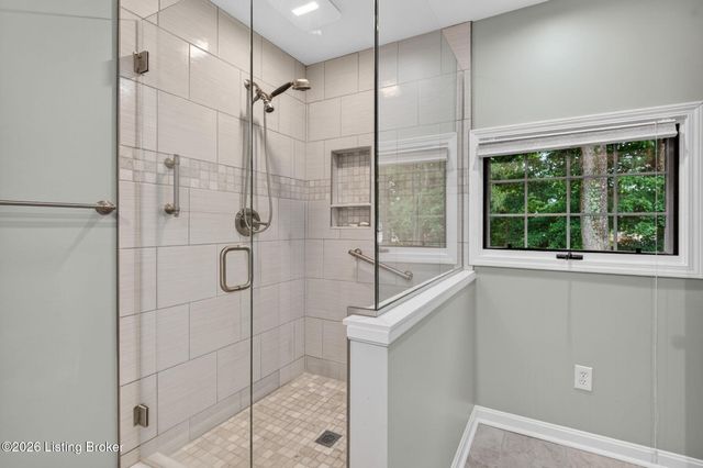 10504 Edgewater Rd, Louisville, KY 40223