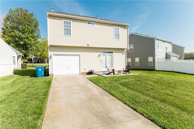 118 Sweetwater Circle, Advance, NC 27006