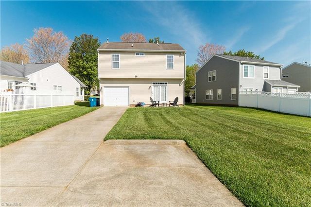 118 Sweetwater Circle, Advance, NC 27006