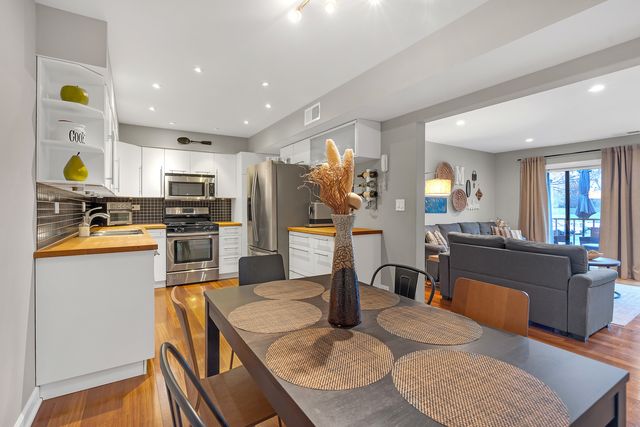 727 KILLARNEY Court 2D, Schaumburg, IL 60193