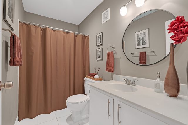 727 KILLARNEY Court 2D, Schaumburg, IL 60193