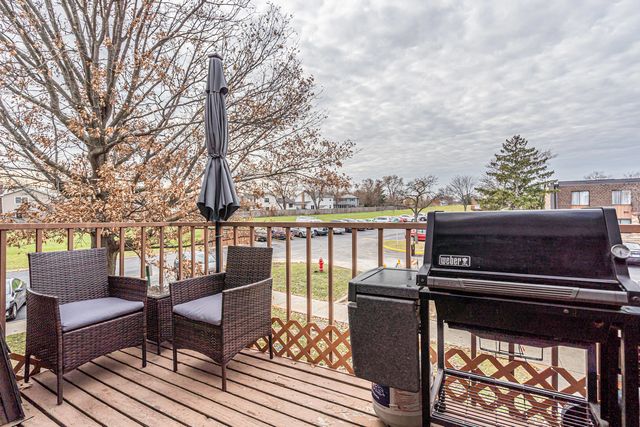 727 KILLARNEY Court 2D, Schaumburg, IL 60193