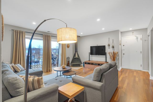 727 KILLARNEY Court 2D, Schaumburg, IL 60193