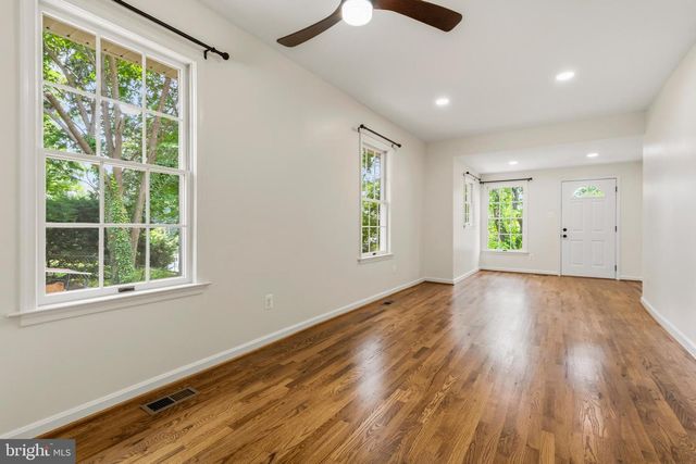 1801 S GLEBE RD, Arlington, VA 22204