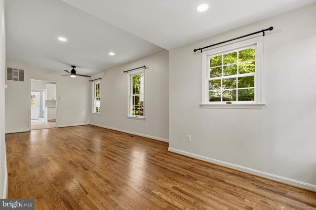 1801 S GLEBE RD, Arlington, VA 22204