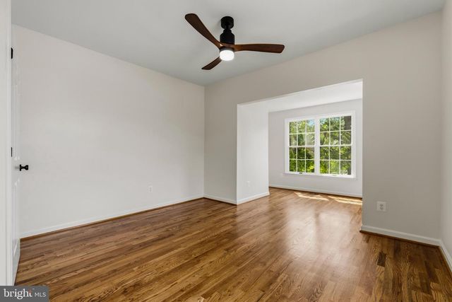 1801 S GLEBE RD, Arlington, VA 22204