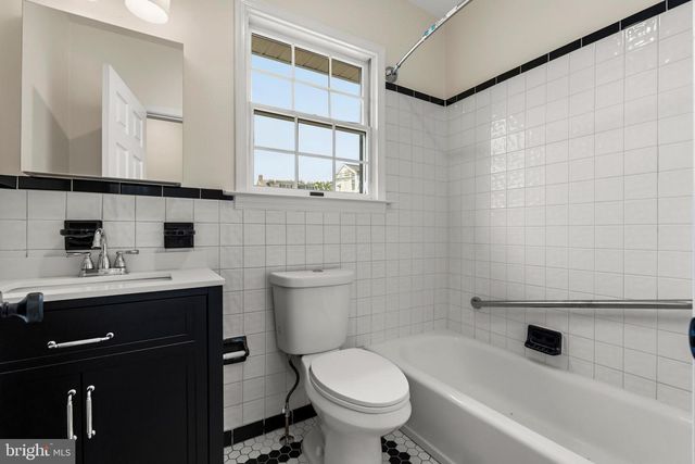1801 S GLEBE RD, Arlington, VA 22204