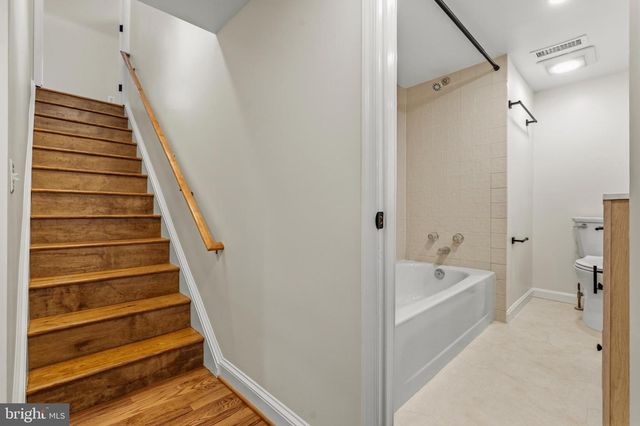 1801 S GLEBE RD, Arlington, VA 22204